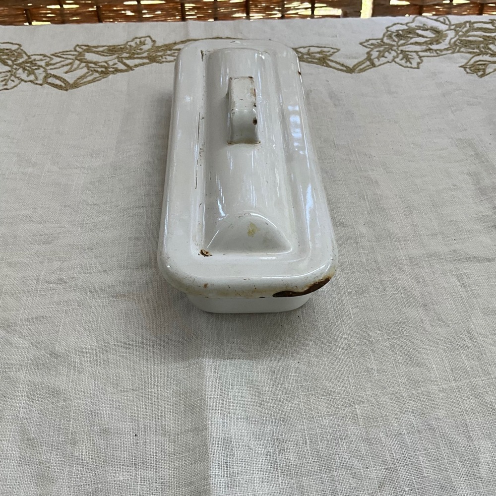 Vintage White Enamelware Lidded Medical Instrument Rustic Storage Container - Picture 2 of 8